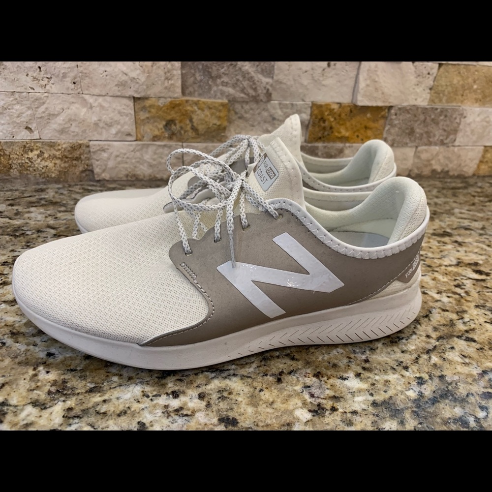 White new balance tennis shoes.